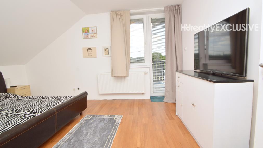 Predaj priestranný 5i rodinný dom s 1483 m2 pozemkom, pivnica, garáž, Dunakiliti