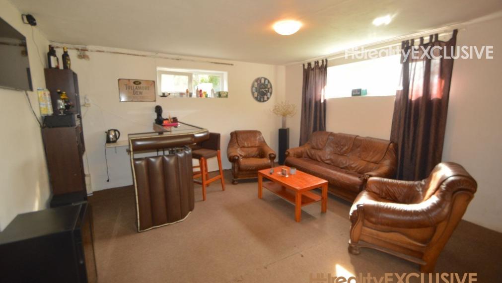 Predaj priestranný 5i rodinný dom s 1483 m2 pozemkom, pivnica, garáž, Dunakiliti