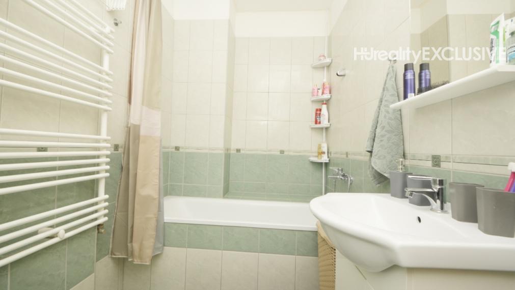 Predaj priestranný 2i byt s krytým parkovacím miestom v novostavbe, Rajka