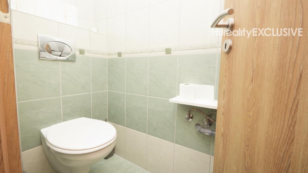 Predaj priestranný 2i byt s krytým parkovacím miestom v novostavbe, Rajka