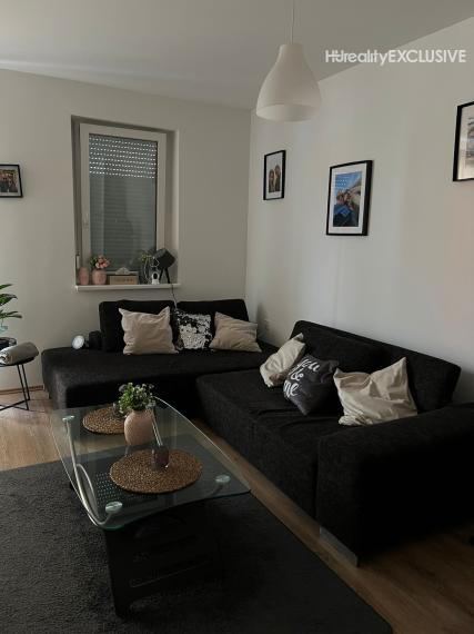 Prenájom, zariadený 1i byt s predzáhradkou a s vyhradeným parkovacím miestom, Rajka