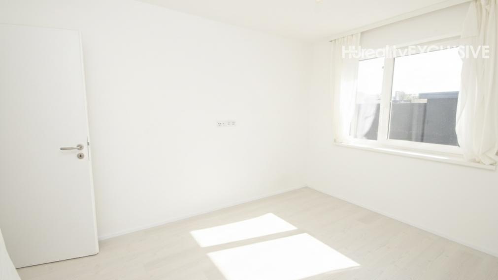 Predaj priestranný 3i byt s predzáhradkou v novostavbe, Rajka