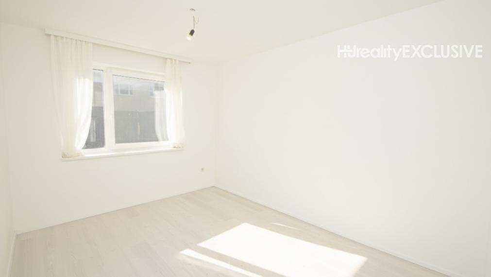 Predaj priestranný 3i byt s predzáhradkou v novostavbe, Rajka