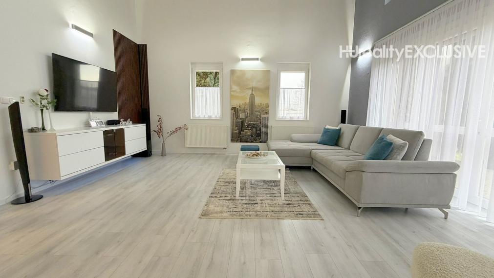 Predaj 5i rodinný dom s bazénom a saunou, pozemok 1452 m2, Máriakálnok