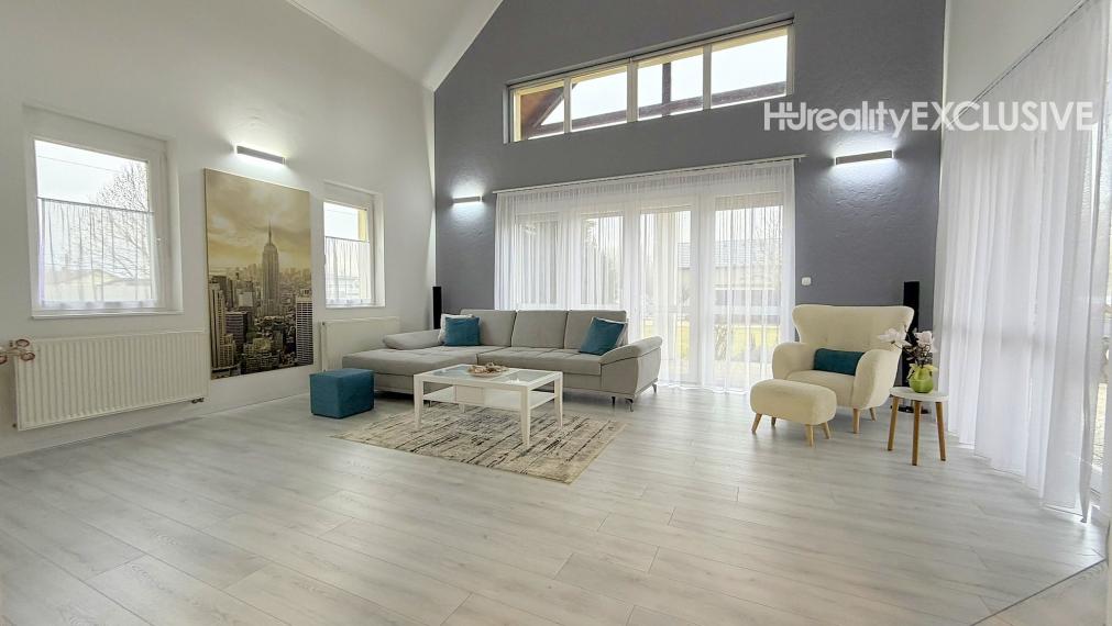 Predaj 5i rodinný dom s bazénom a saunou, pozemok 1452 m2, Máriakálnok