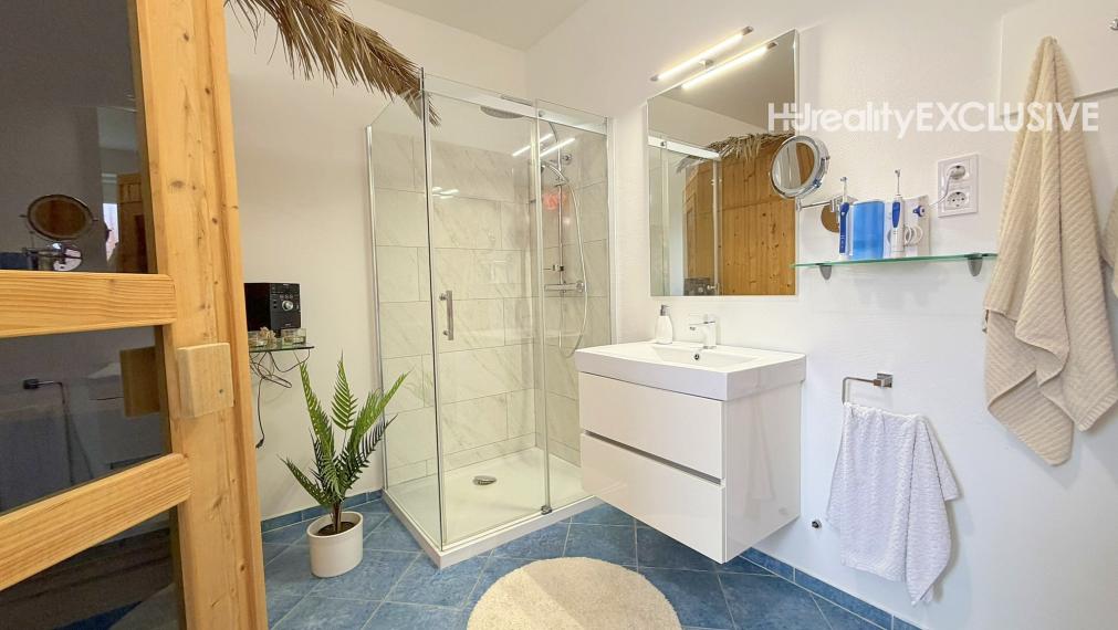 Predaj 5i rodinný dom s bazénom a saunou, pozemok 1452 m2, Máriakálnok