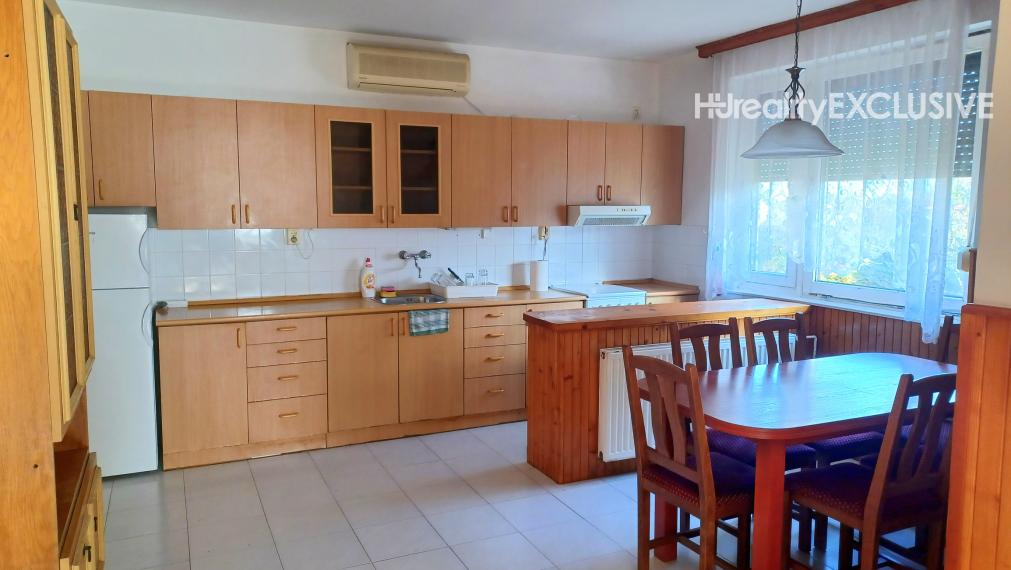 Predaj rodinný dom s garážou, pozemok 1094 m2, Mosonudvar