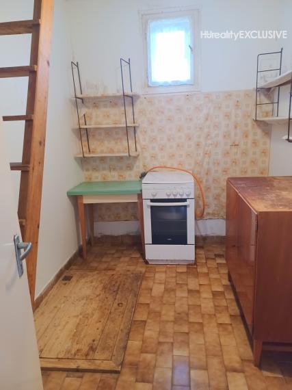 Predaj rodinný dom s garážou, pozemok 1094 m2, Mosonudvar