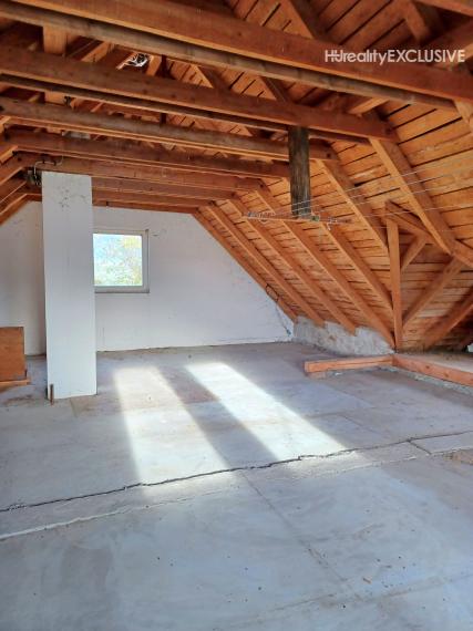 Predaj rodinný dom s garážou, pozemok 1094 m2, Mosonudvar