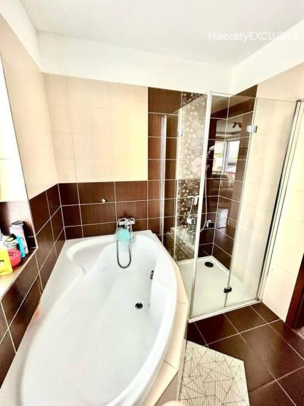 Predaj 4i rodinný dom v radovej zástavbe, pozemok 337 m2, Rajka