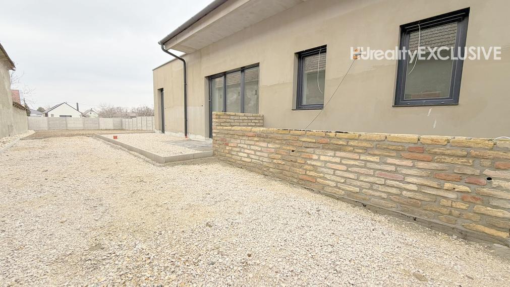 Predaj 4i rodinný dom 132 m2, pozemok 654 m2, pivnica, Levél
