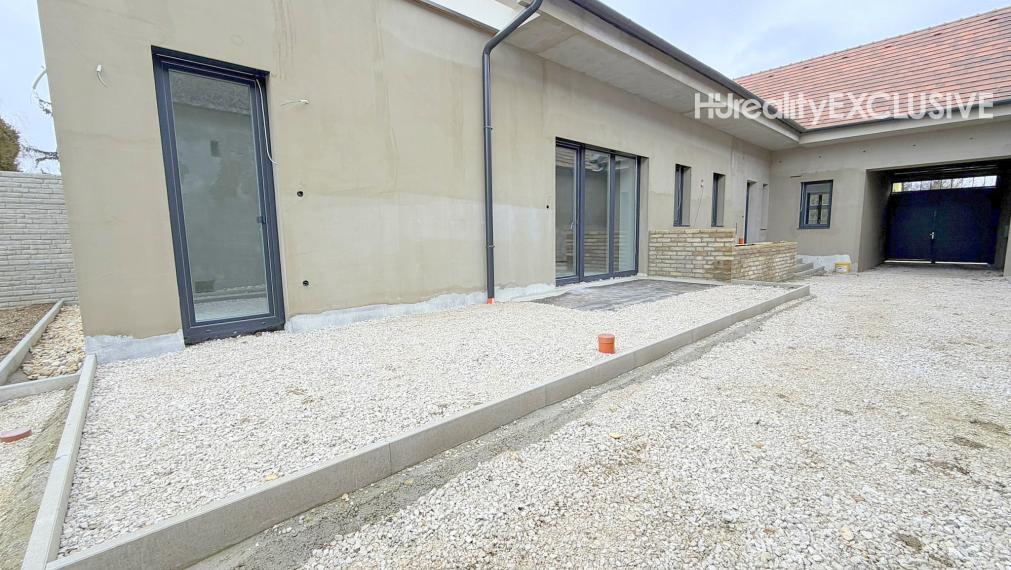 Predaj 4i rodinný dom 132 m2, pozemok 654 m2, pivnica, Levél