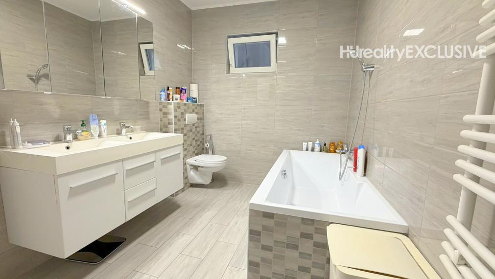 Predaj 5i rodinný dom s hosťovským domom, pozemok 679 m2, Mosonmagyaróvár