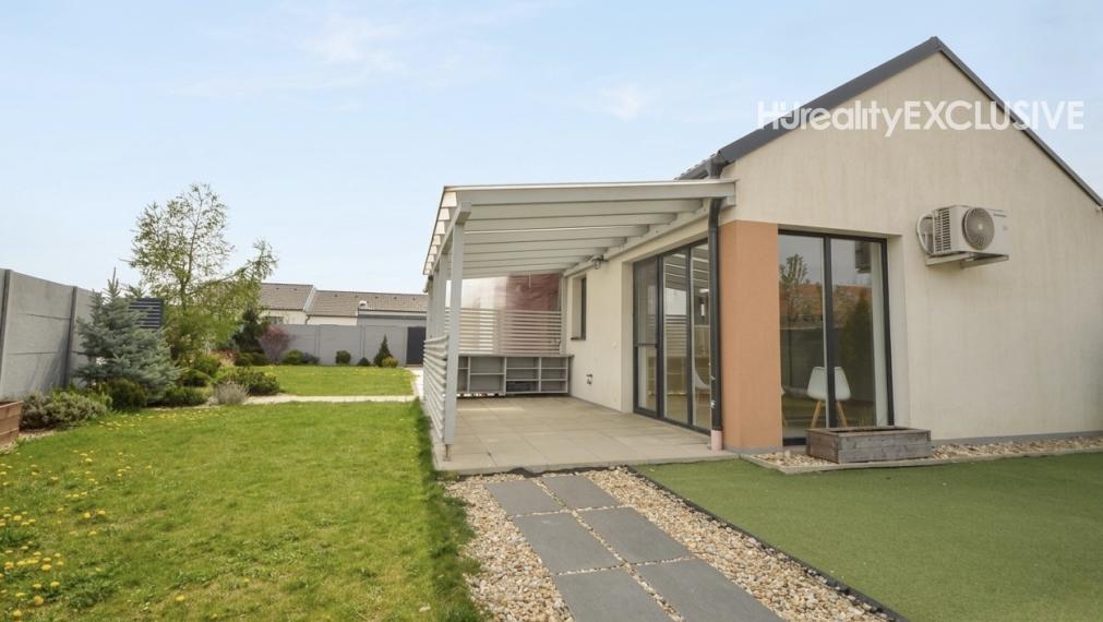 EXKLUZÍVNE - Predaj, 4i rodinný dom na rožnom pozemku, 389 m2 pozemok, Rajka