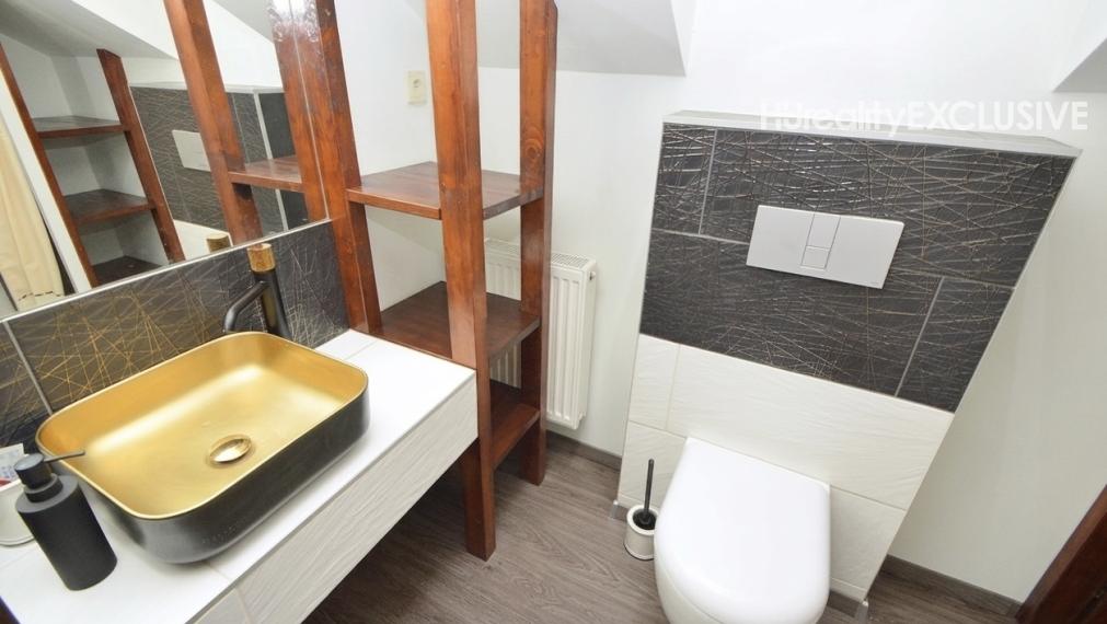 Predaj 5i rodinný dom na slnečnom 1284 m2 pozemku, Bezenye