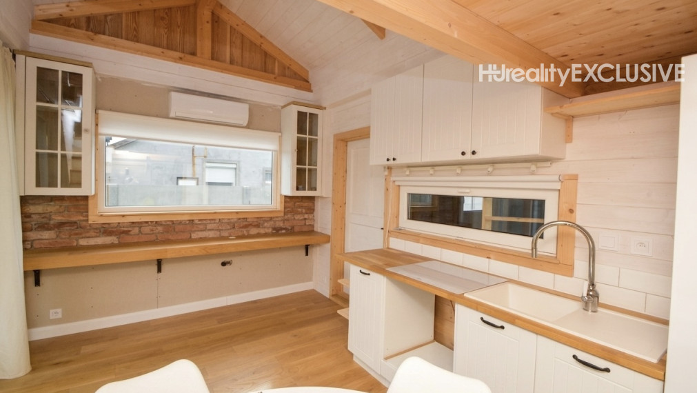 Predaj štýlový tiny house s veľkým pozemkom v obci Újrónafő