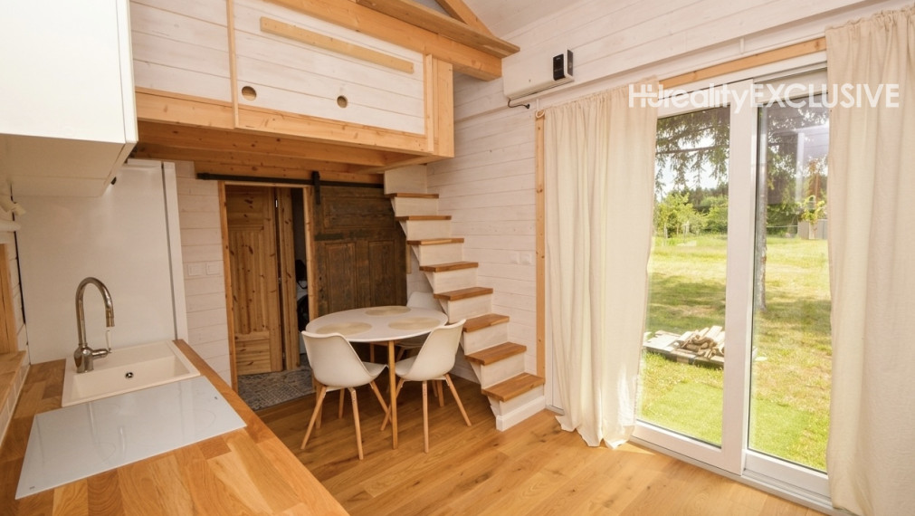 Predaj štýlový tiny house s veľkým pozemkom v obci Újrónafő