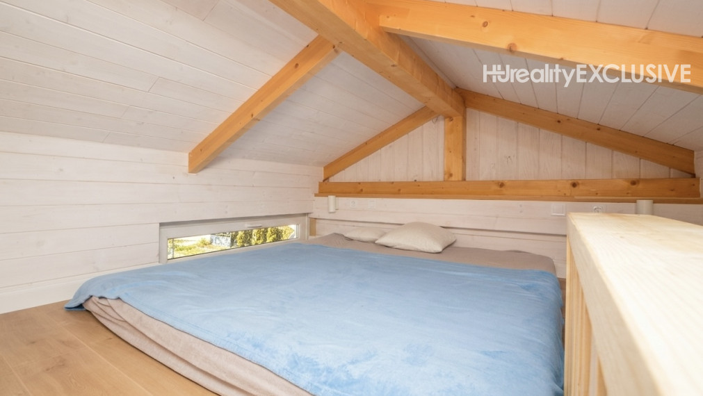 Predaj štýlový tiny house s veľkým pozemkom v obci Újrónafő