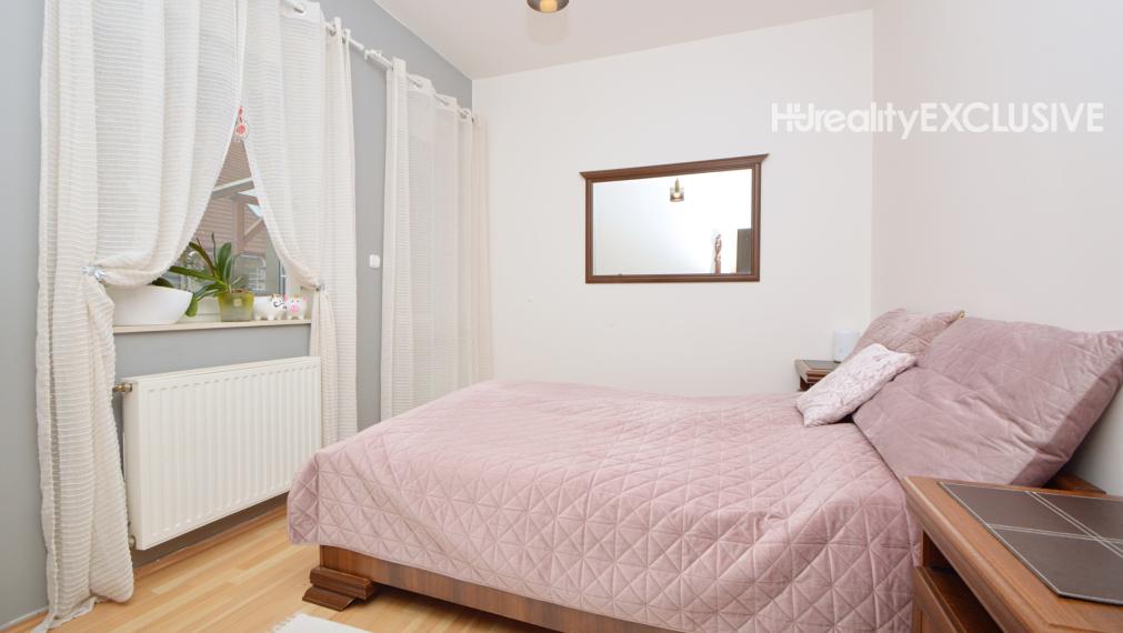Predaj priestranný, zariadený 4i byt s 2 balkónmi v uzavretom areáli, Rajka