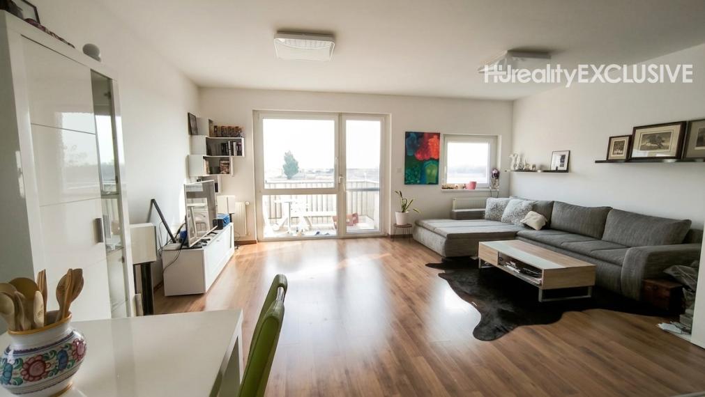Predaj priestranný 2i byt s balkónom v uzatvorenom areáli, Viladomy, Rajka