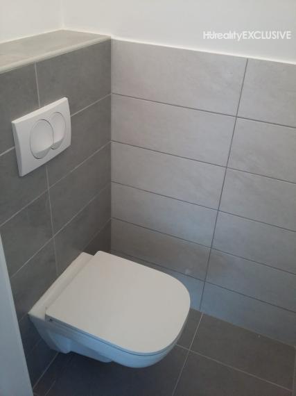Predaj priestranný 2i byt s balkónom v uzatvorenom areáli, Viladomy, Rajka