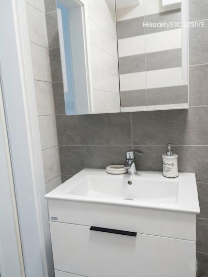 Predaj priestranný 2i byt s balkónom v uzatvorenom areáli, Viladomy, Rajka