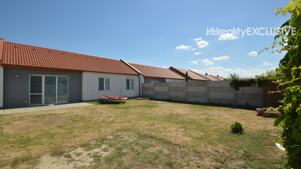 Predaj 4i rodinný dom v radovej zástavbe, pozemok 337 m2, Rajka