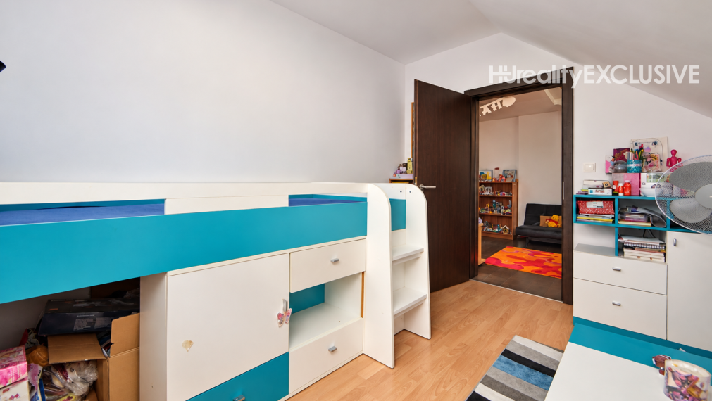 Predaj 4i dom, 52 m2 garáž, 518 m2 pozemok, Mosonmagyaróvár