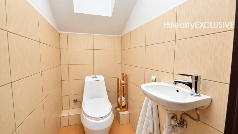 Predaj 4i dom, 52 m2 garáž, 518 m2 pozemok, Mosonmagyaróvár