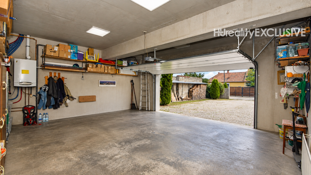 Predaj 4i dom, 52 m2 garáž, 518 m2 pozemok, Mosonmagyaróvár