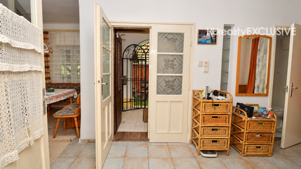 Predaj rodinný dom, sauna, bazén, 1 996 m2 pozemok, Feketeerdő
