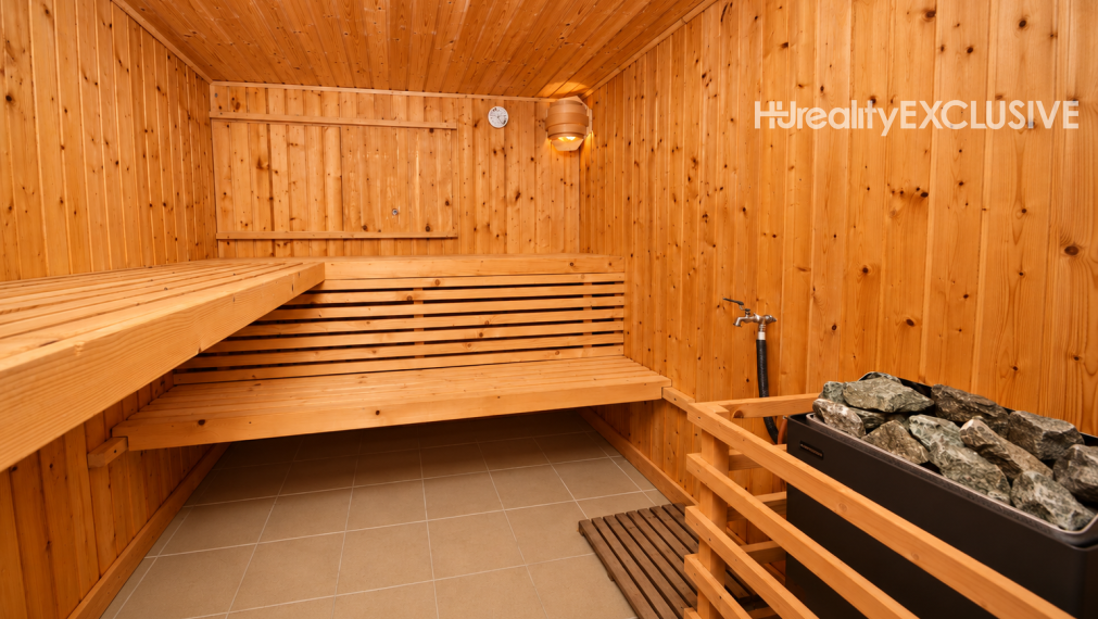 Predaj rodinný dom, sauna, bazén, 1 996 m2 pozemok, Feketeerdő