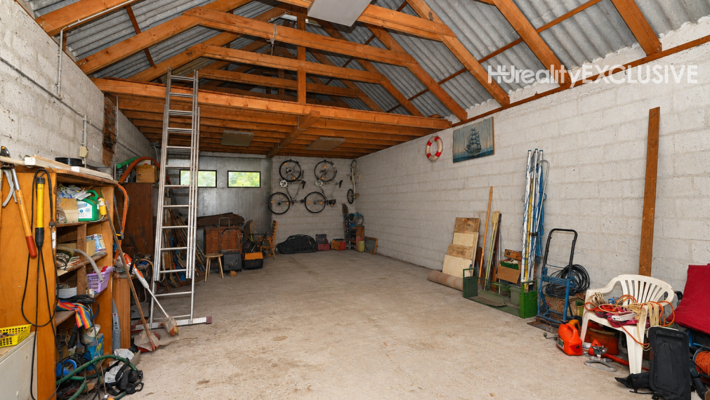 Predaj rodinný dom, sauna, bazén, 1 996 m2 pozemok, Feketeerdő