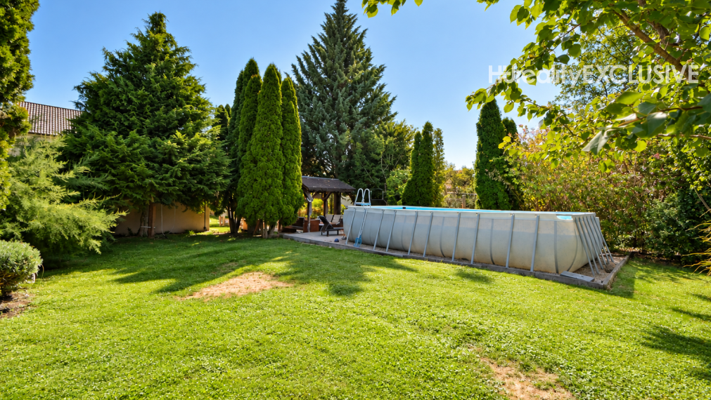 Predaj dvojgeneračný rodinný dom, garáž, bazén, pozemok 896 m2, Hegyeshalom