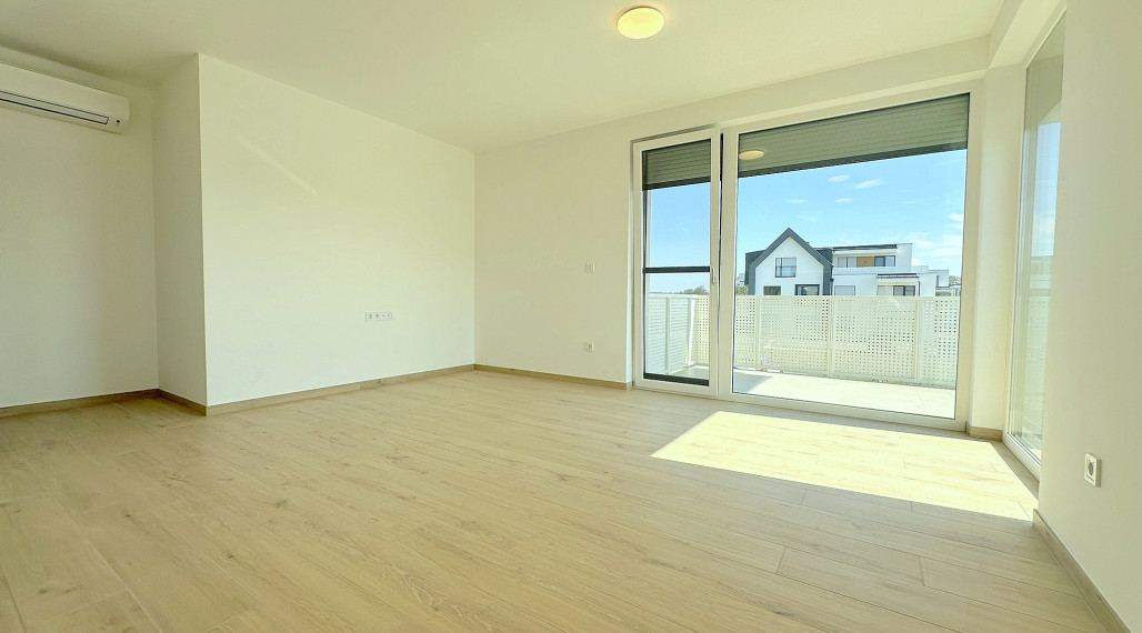 Predaj úplne nový 2i byt s 9,06 m2 balkonóm, dve parkovacie miesta, Mosonmagyaróvár