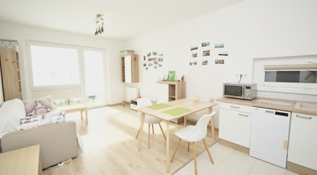 Predaj 3i byt s balkónom v uzatvorenom areáli, Viladomy, Rajka