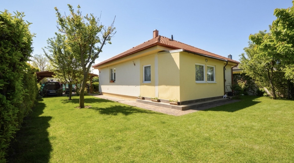 Predaj 3i rodinný dom so zimnou záhradou v obľúbenej časti Rajky, krb, pozemok 540 m2, Rajka