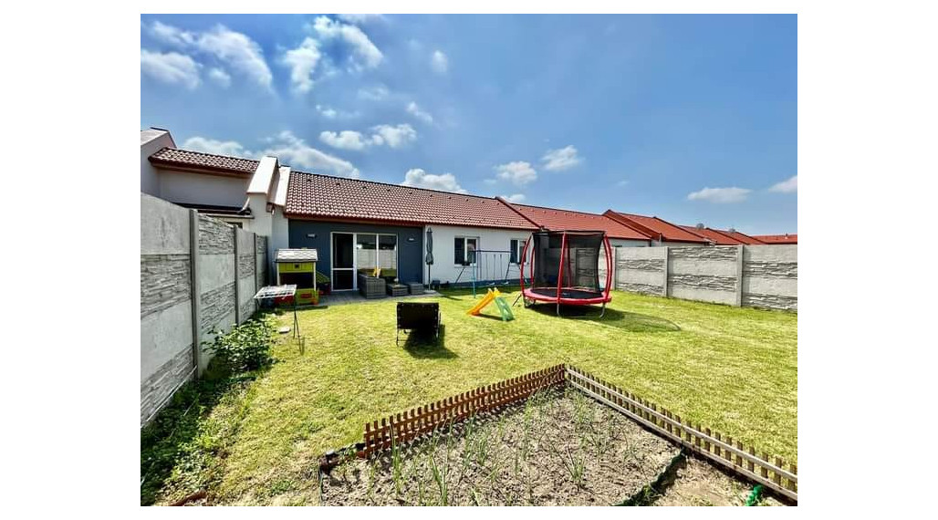Predaj 4i rodinný dom v radovej zástavbe, pozemok 337 m2, Rajka