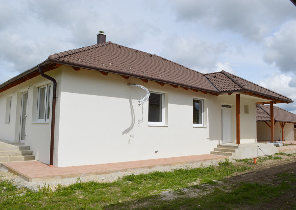 Predaj moderného 4i rodinného domu, pozemok 544 m2, Hegyeshalom