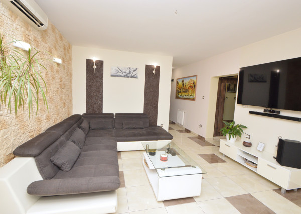 Predaj 3i domu s garážou a letnou kuchyňou, Mosonmagyaróvár