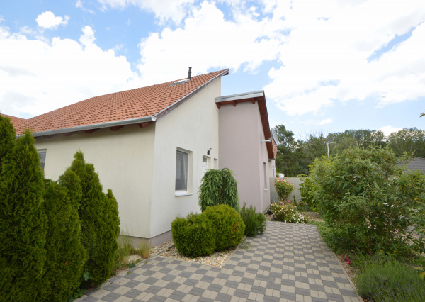 Predaj 3i samostatne stojací RD, 280 m2 pozemok, Rajka