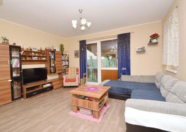 Predaj kompletne zariadený 3i samostatne stojací RD, 300 m2 pozemok, Rajka