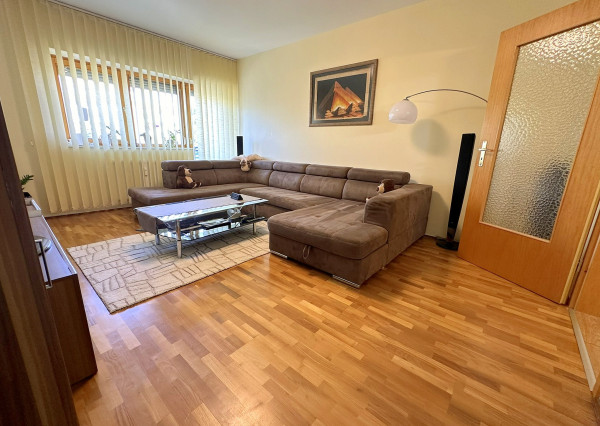 Predaj nadštandartný 5i byt s balkónom, Mosonmagyaróvár