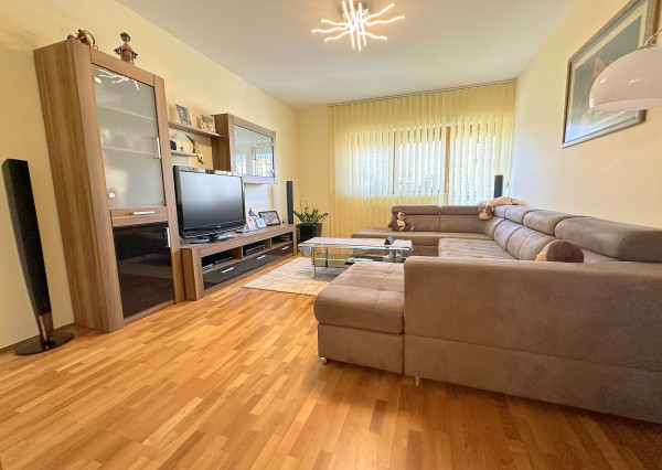 Predaj nadštandartný 5i byt s balkónom, Mosonmagyaróvár