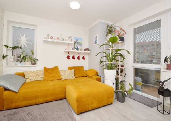 Predaj priestranný 3i byt s 5 m2 balkónom, Rajka