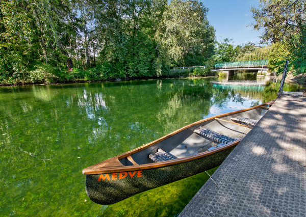 EXKLUZÍVNE NA PREDAJ DOM PRI DUNAJI– PRIAMY PRÍSTUP K VODE, DVA APARTMÁNY, VÝNIMOČNÁ POLOHA
