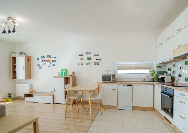 Predaj 3i byt s balkónom v uzatvorenom areáli, Viladomy, Rajka