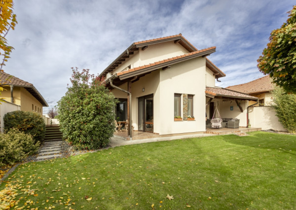 Energeticky úsporný 5i dom so záhradou a garážou, Mosonmagyaróvár