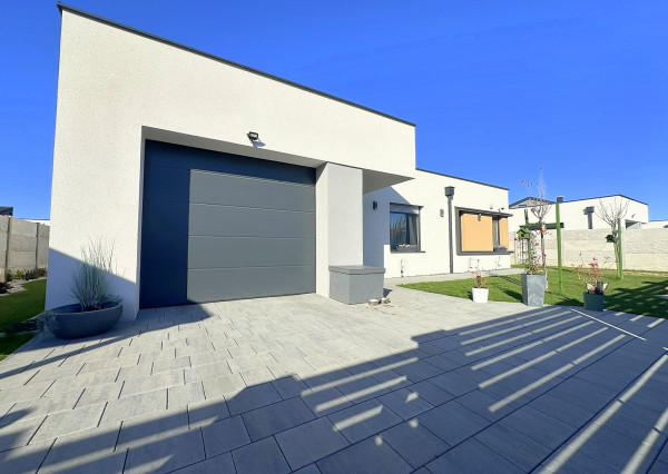 Predaj priestranný 4i RD, garáž, zimná záhrada, pozemok 513 m2, Mosonmagyaróvár