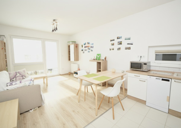 Predaj 3i byt s balkónom v uzatvorenom areáli, Viladomy, Rajka